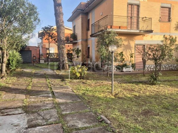 casa indipendente in vendita ad Anzio in zona Villa Claudia