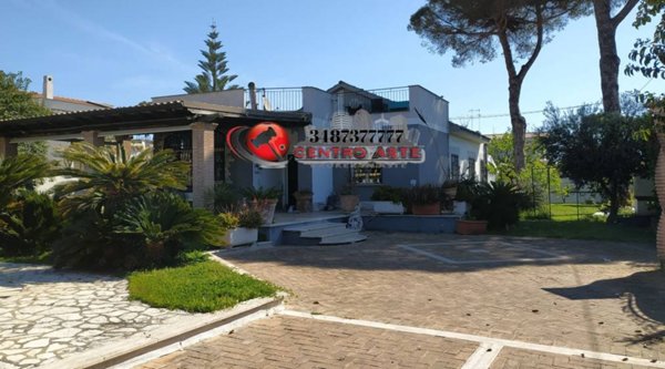 casa indipendente in vendita ad Anzio in zona Villa Claudia