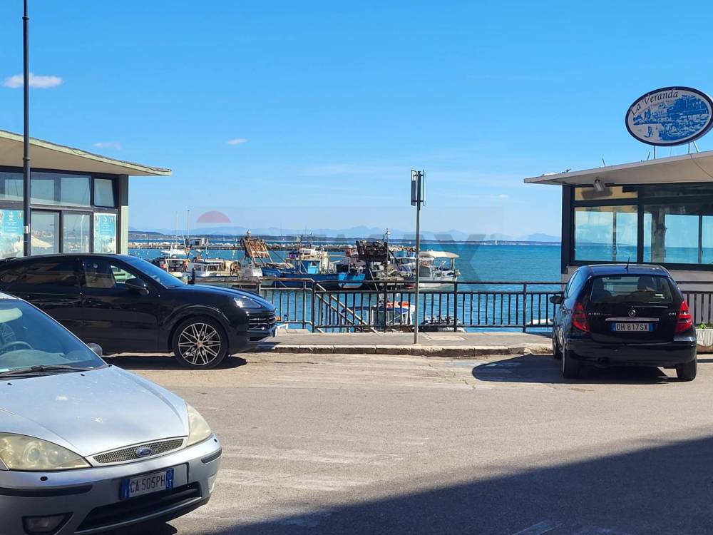 negozio in vendita ad Anzio