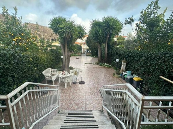 casa indipendente in vendita ad Anzio in zona Mare