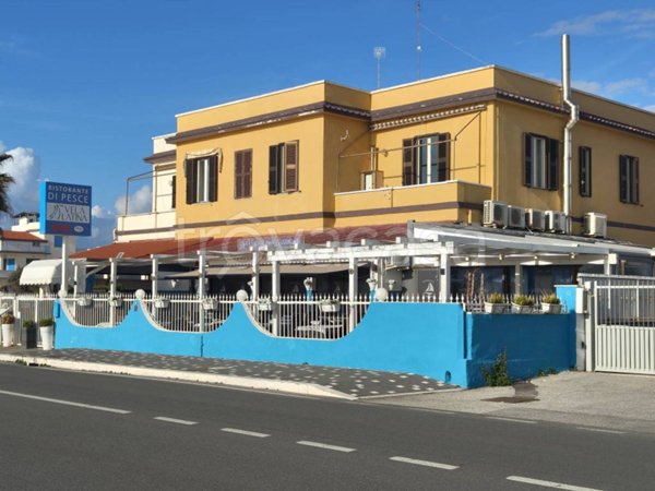 negozio in vendita ad Anzio in zona Anzio Colonia