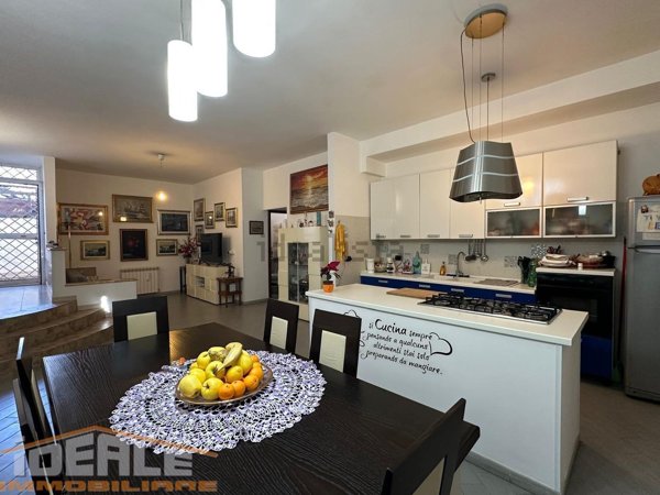 casa indipendente in vendita ad Anzio