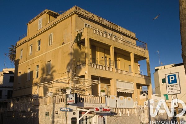 appartamento in vendita ad Anzio in zona Mare