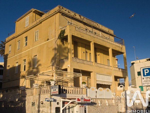 appartamento in vendita ad Anzio in zona Mare