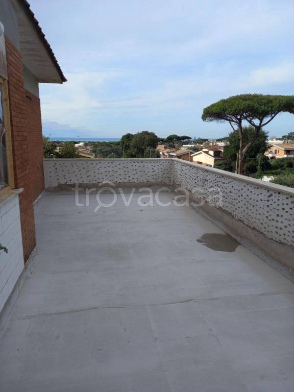 appartamento in vendita ad Anzio in zona Mare