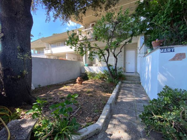 casa indipendente in vendita ad Anzio in zona Mare