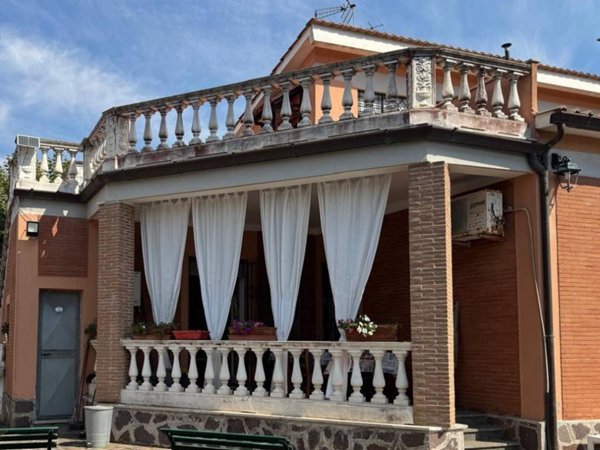 casa indipendente in vendita ad Anzio in zona Villa Claudia