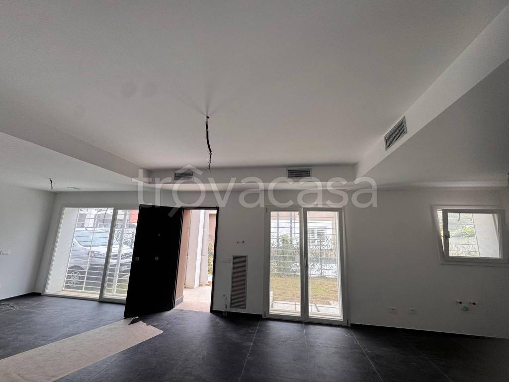 casa indipendente in vendita ad Anzio in zona Stazione