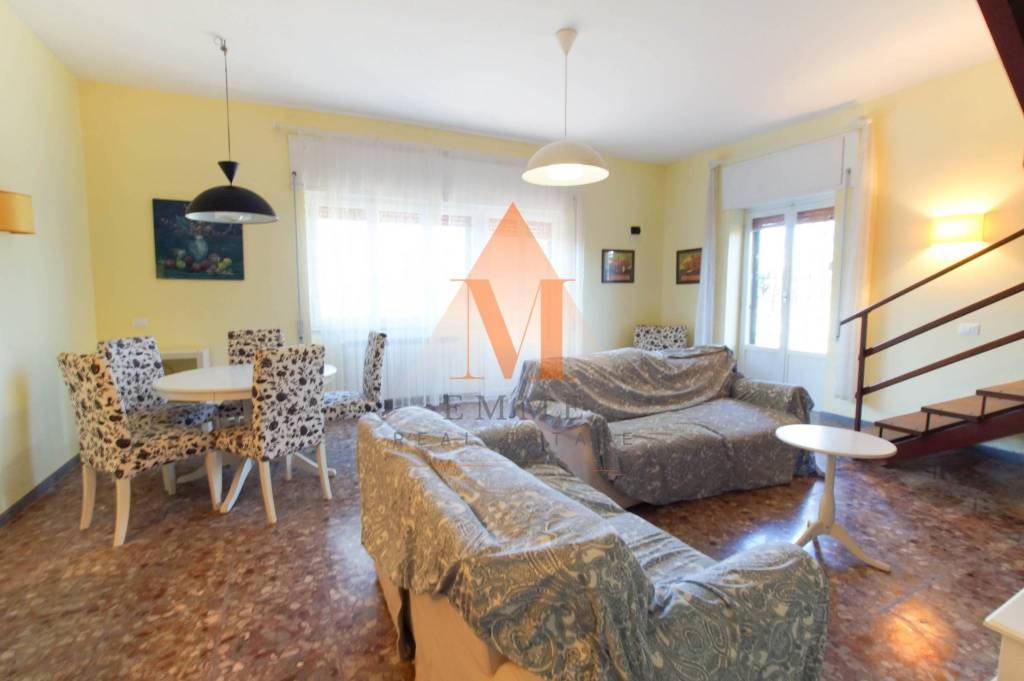 casa indipendente in vendita ad Anzio in zona Villa Claudia
