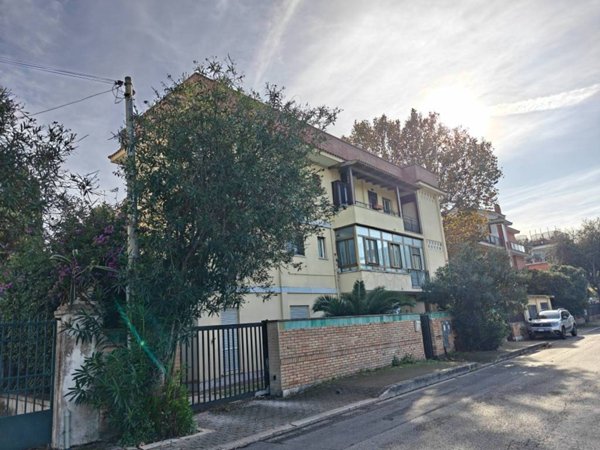 appartamento in vendita ad Anzio in zona Mare