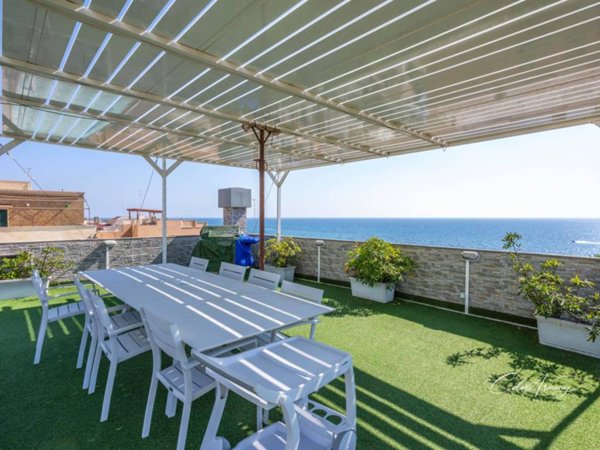 appartamento in vendita ad Anzio in zona Mare