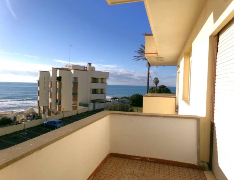 appartamento in vendita ad Anzio in zona Mare
