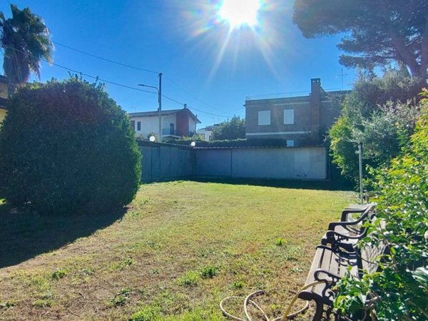 casa indipendente in vendita ad Anzio in zona Cincinnato