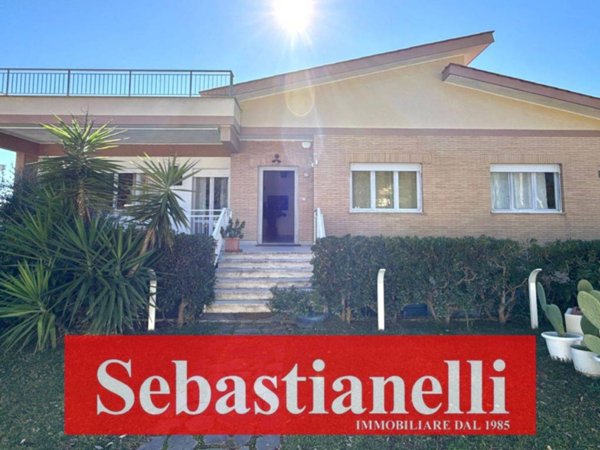 casa indipendente in vendita ad Anzio in zona Mare