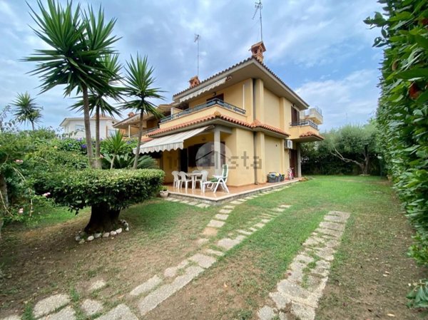 casa indipendente in vendita ad Anzio in zona Lido delle Sirene
