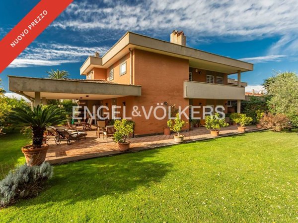 casa indipendente in vendita ad Anzio in zona Mare