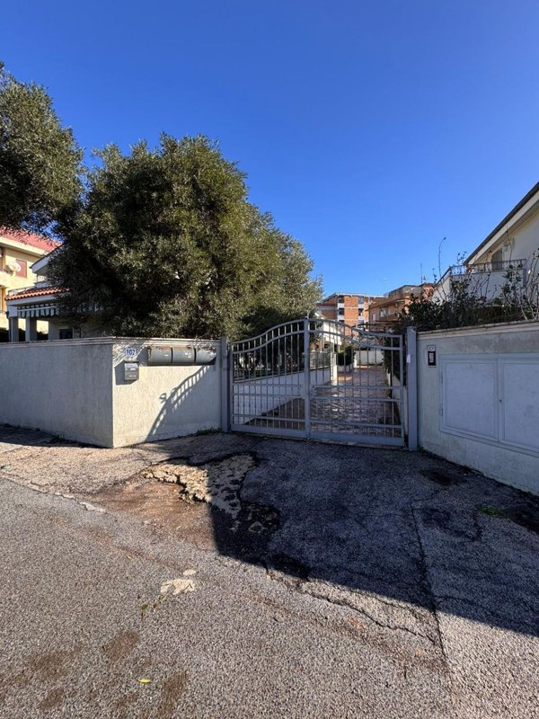 casa indipendente in vendita ad Anzio in zona Mare