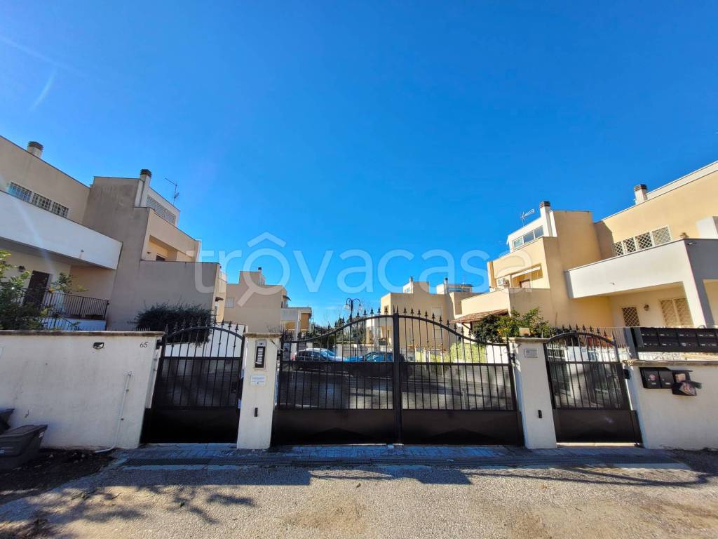 casa indipendente in vendita ad Anzio in zona Marechiaro