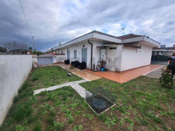 casa indipendente in vendita ad Anzio