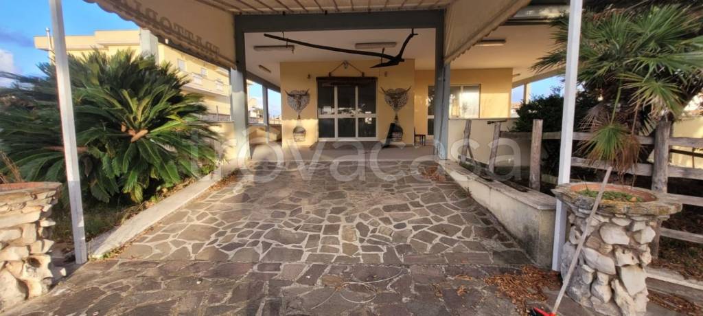 casa indipendente in vendita ad Anzio in zona Villa Claudia