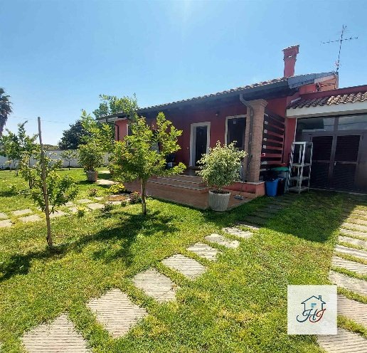 casa indipendente in vendita ad Anzio