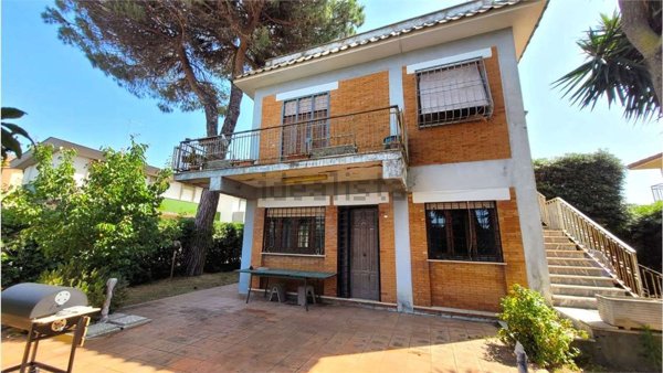 casa indipendente in vendita ad Anzio