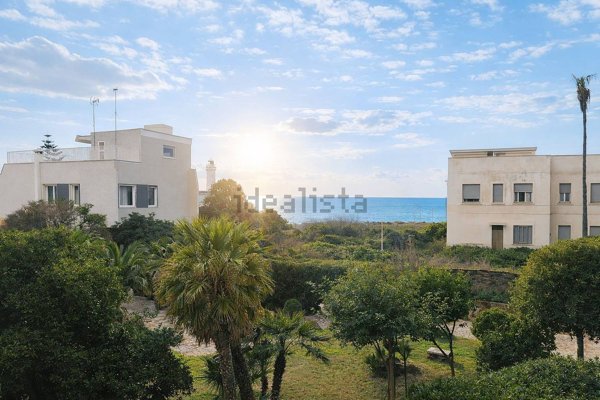 appartamento in vendita ad Anzio in zona Mare