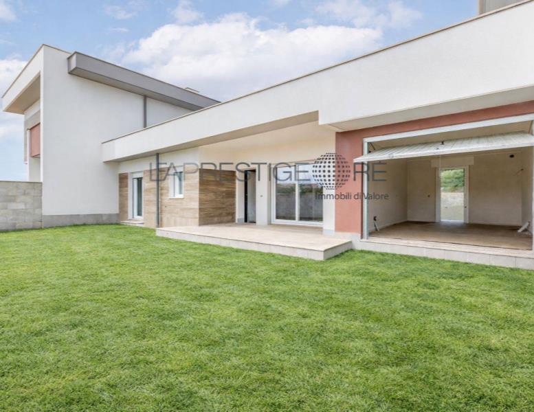 casa indipendente in vendita ad Anzio in zona Villa Claudia