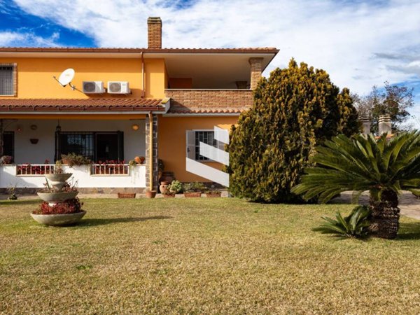 casa indipendente in vendita ad Anzio in zona Lido dei Pini