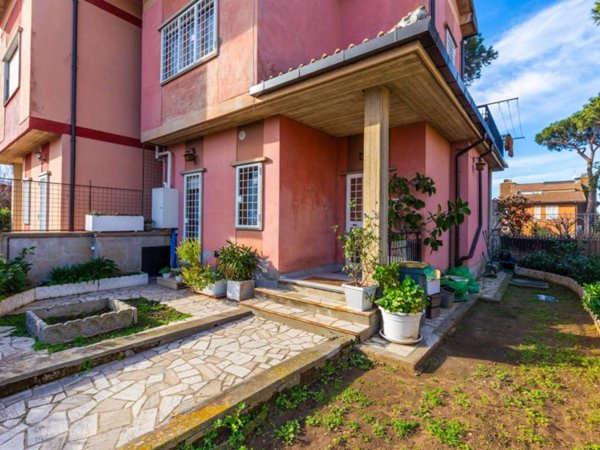 casa indipendente in vendita ad Anzio in zona Cincinnato