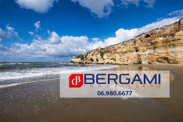 appartamento in vendita ad Anzio in zona Anzio Colonia