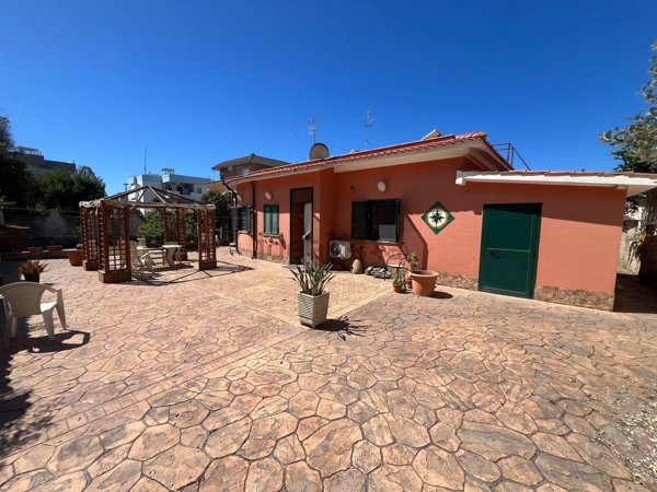 casa indipendente in vendita ad Anzio in zona Mare