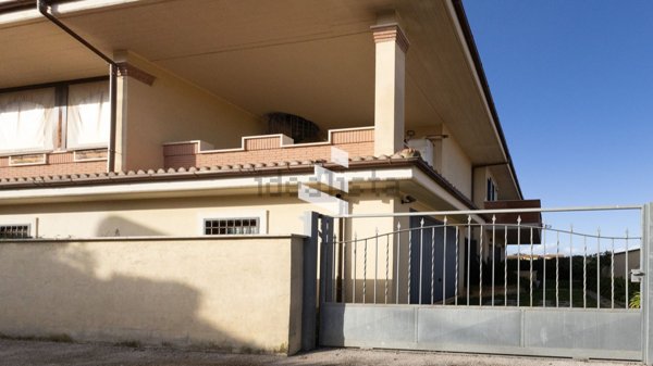 casa indipendente in vendita ad Anzio in zona Villa Claudia