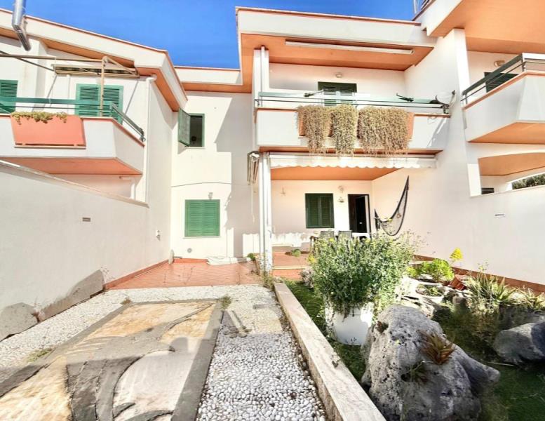 casa indipendente in vendita ad Anzio in zona Cincinnato