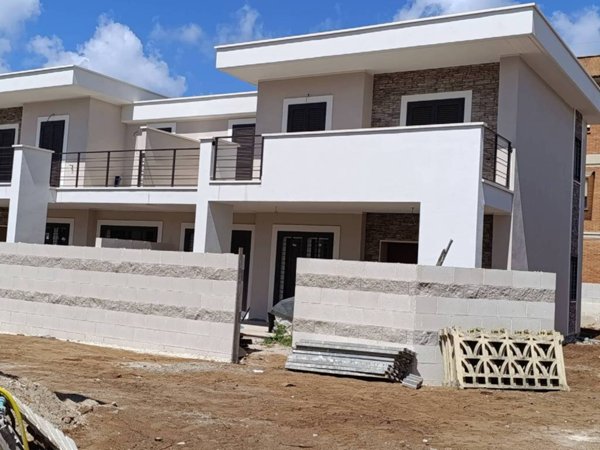 casa indipendente in vendita ad Anzio in zona Mare