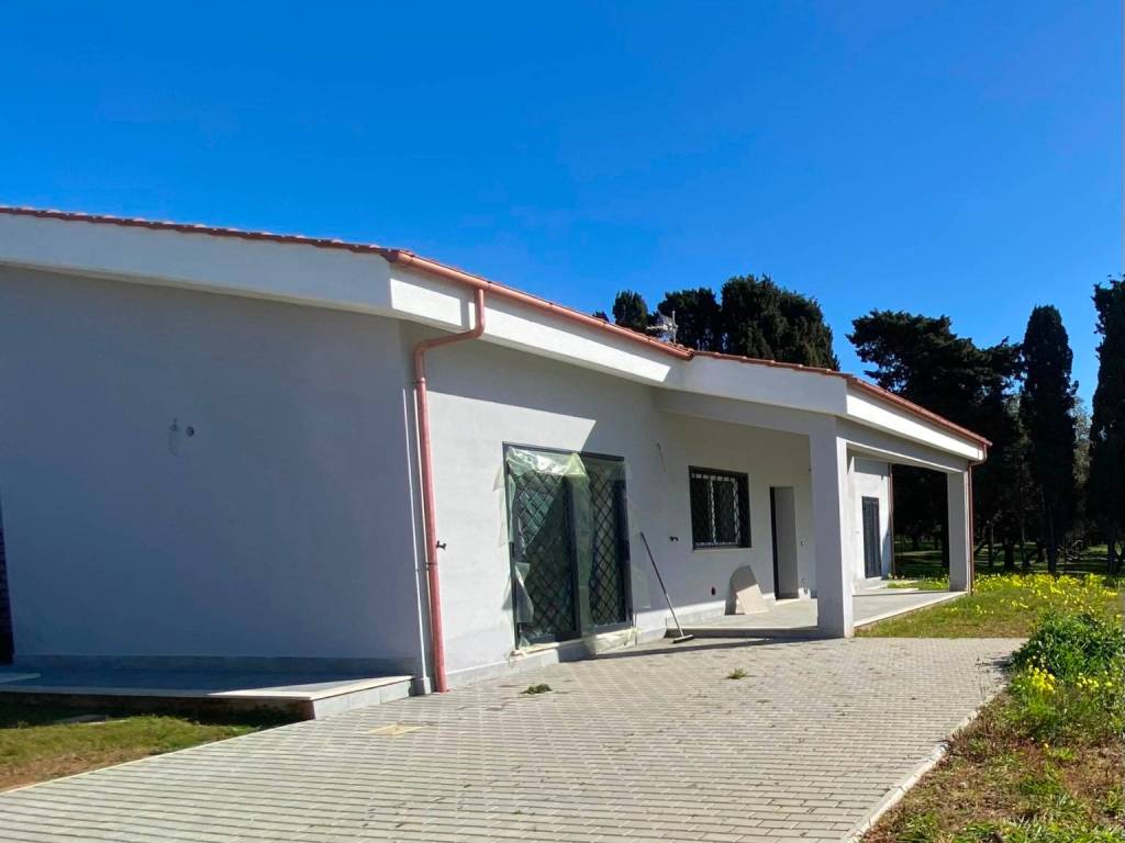 casa indipendente in vendita ad Anzio in zona Mare