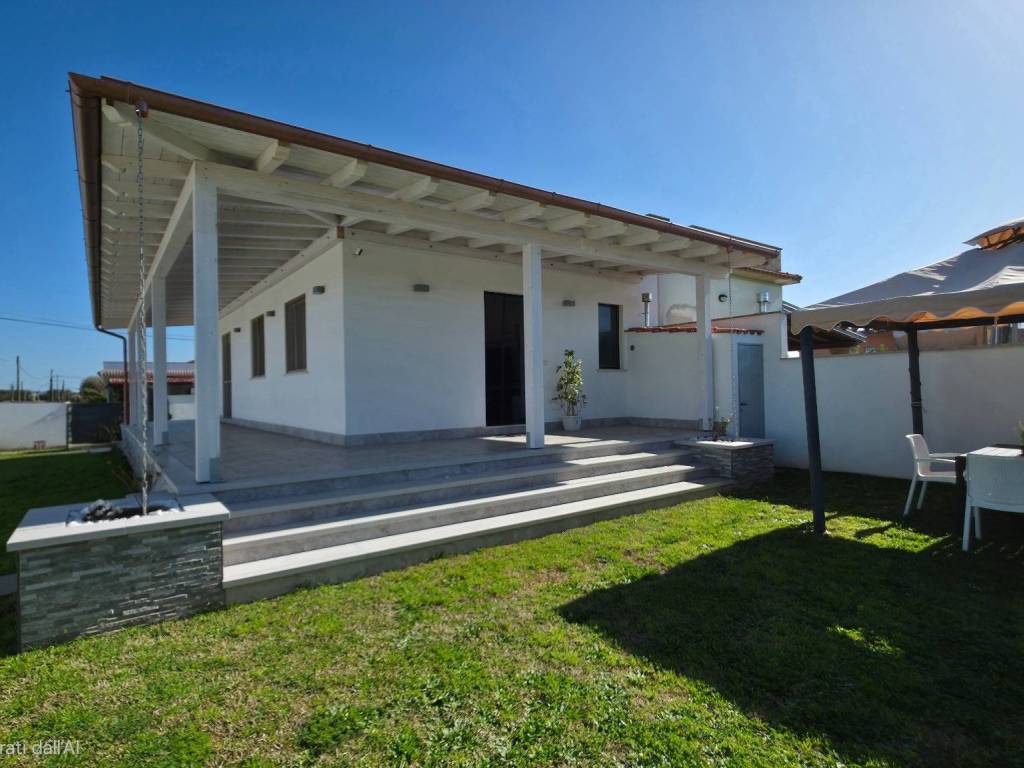 casa indipendente in vendita ad Anzio in zona Stazione