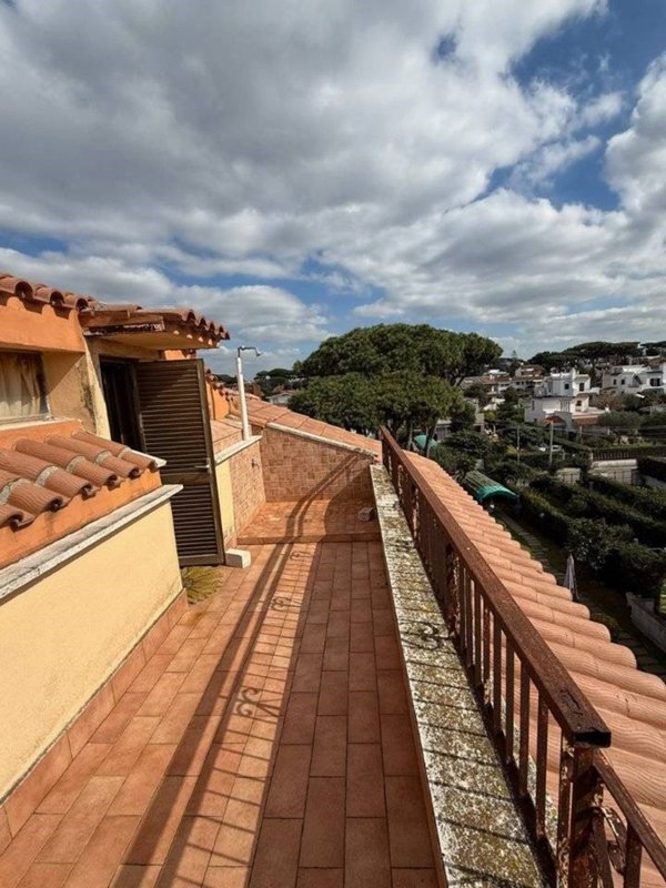 appartamento in vendita ad Anzio in zona Mare