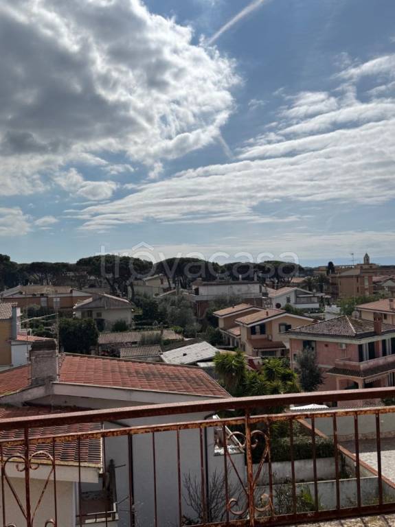 appartamento in vendita ad Anzio in zona Mare