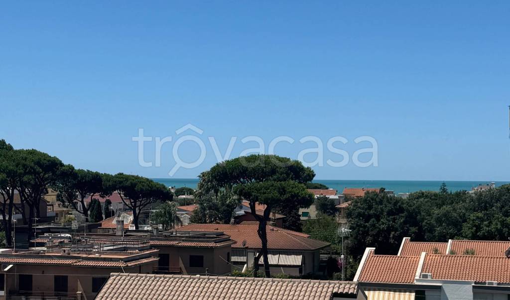 appartamento in vendita ad Anzio in zona Mare