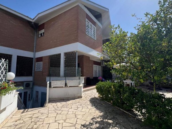 casa indipendente in vendita ad Anzio in zona Mare