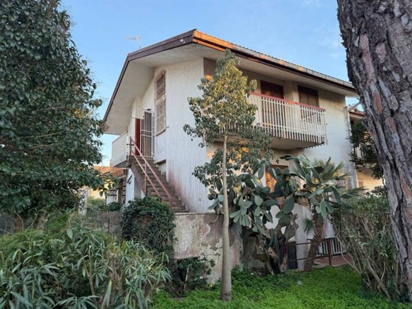 casa indipendente in vendita ad Anzio in zona Mare