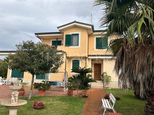 casa indipendente in vendita ad Anzio in zona Mare
