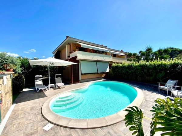 casa indipendente in vendita ad Anzio in zona Mare