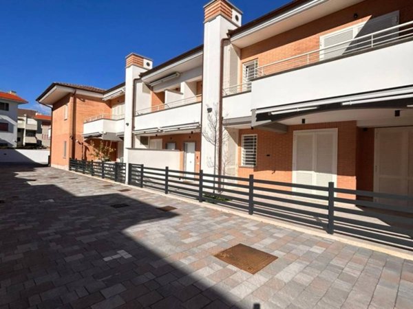 appartamento in vendita ad Anzio in zona Mare