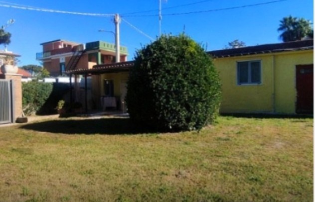 casa indipendente in vendita ad Anzio in zona Cincinnato