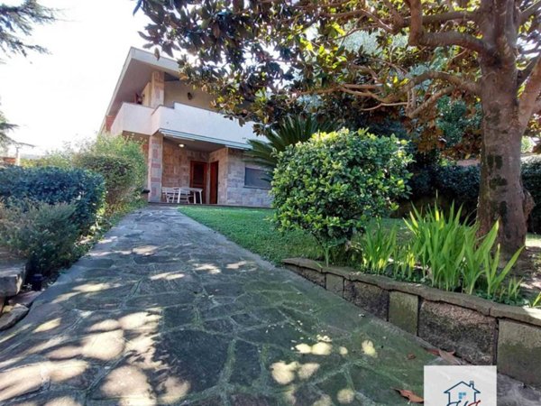 casa indipendente in vendita ad Anzio in zona Lido dei Pini