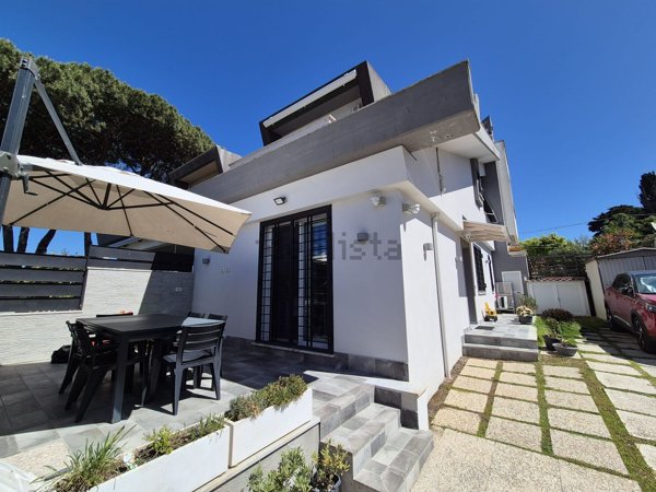 casa indipendente in vendita ad Anzio in zona Villa Claudia