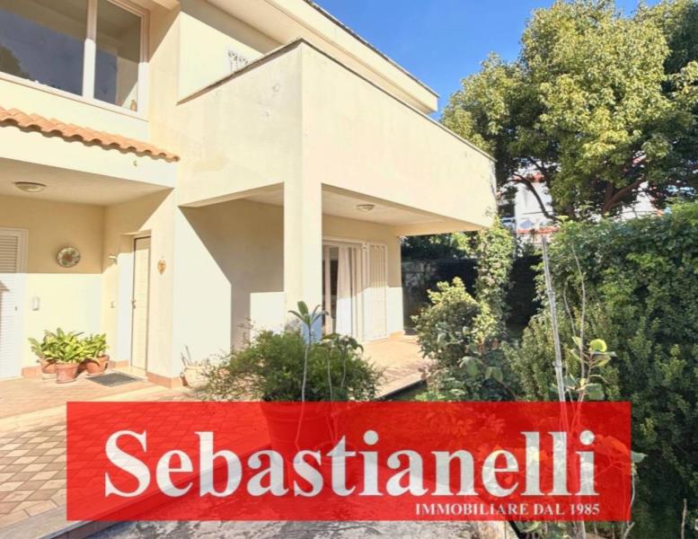 casa indipendente in vendita ad Anzio in zona Mare