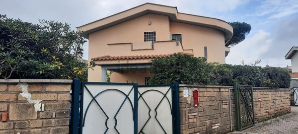 casa indipendente in vendita ad Anzio